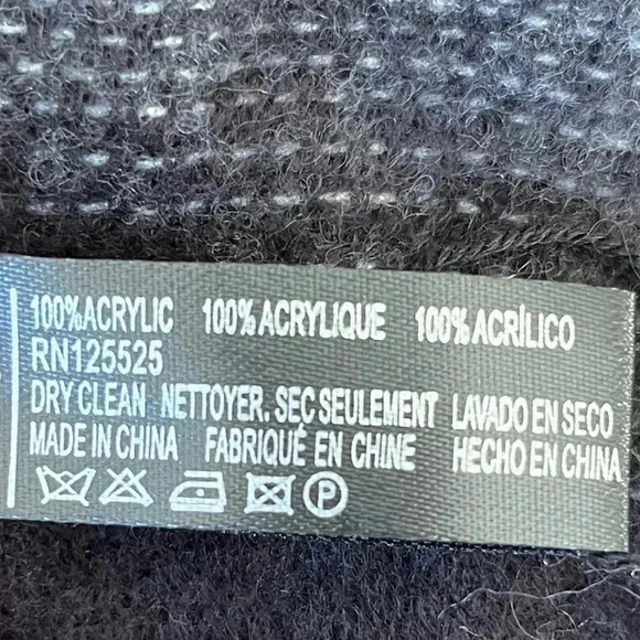 Womens plaid kimono, 100% acrylic, black/white plaid, fringe bottom O/S NWT - Picture 2 of 3